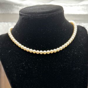 Pearl necklaces sliver